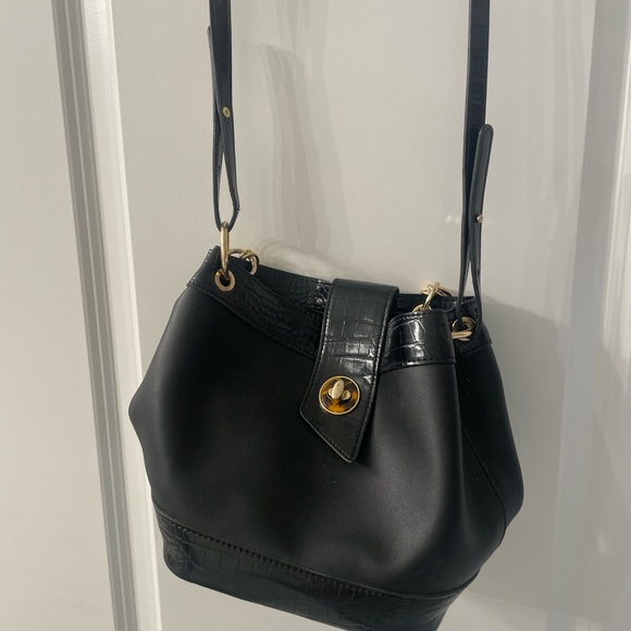 Topshop Black Crossbody Bag with Gold Chain - Picture 2 of 8